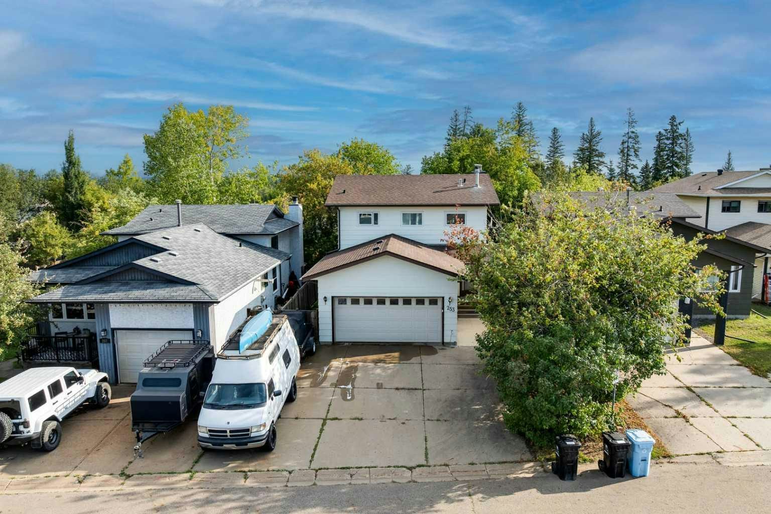 253 Gladstone Bay, Fort Mcmurray, AB, T9K 1S3