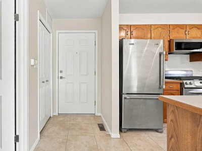 6-717 7 Street Veterans Way - 4