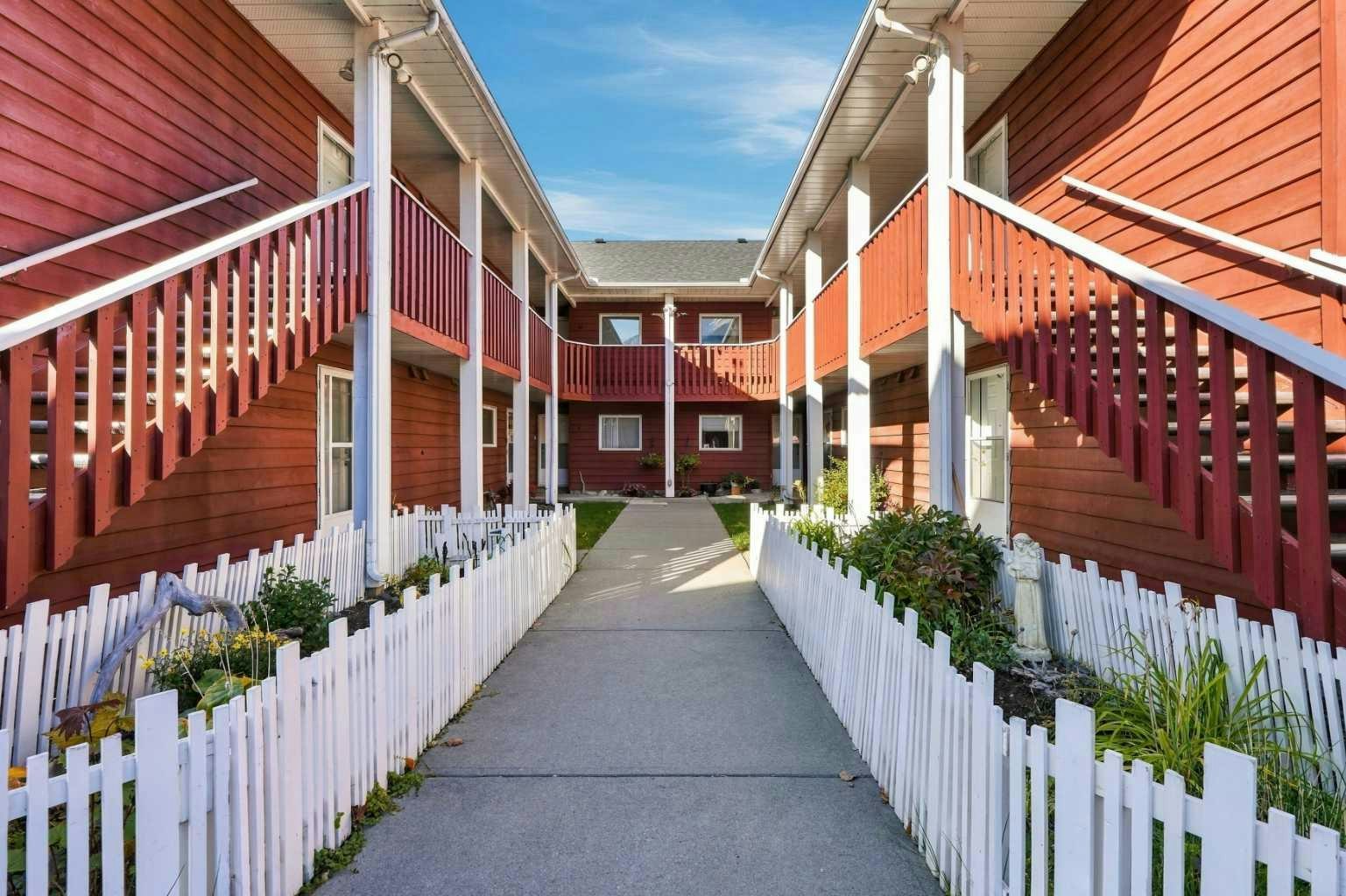 6-717 7 Street Veterans Way - 3