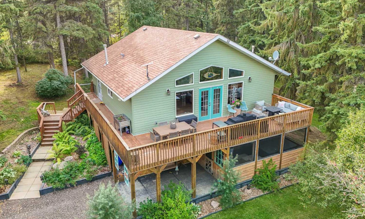 107 Spruce Crescent