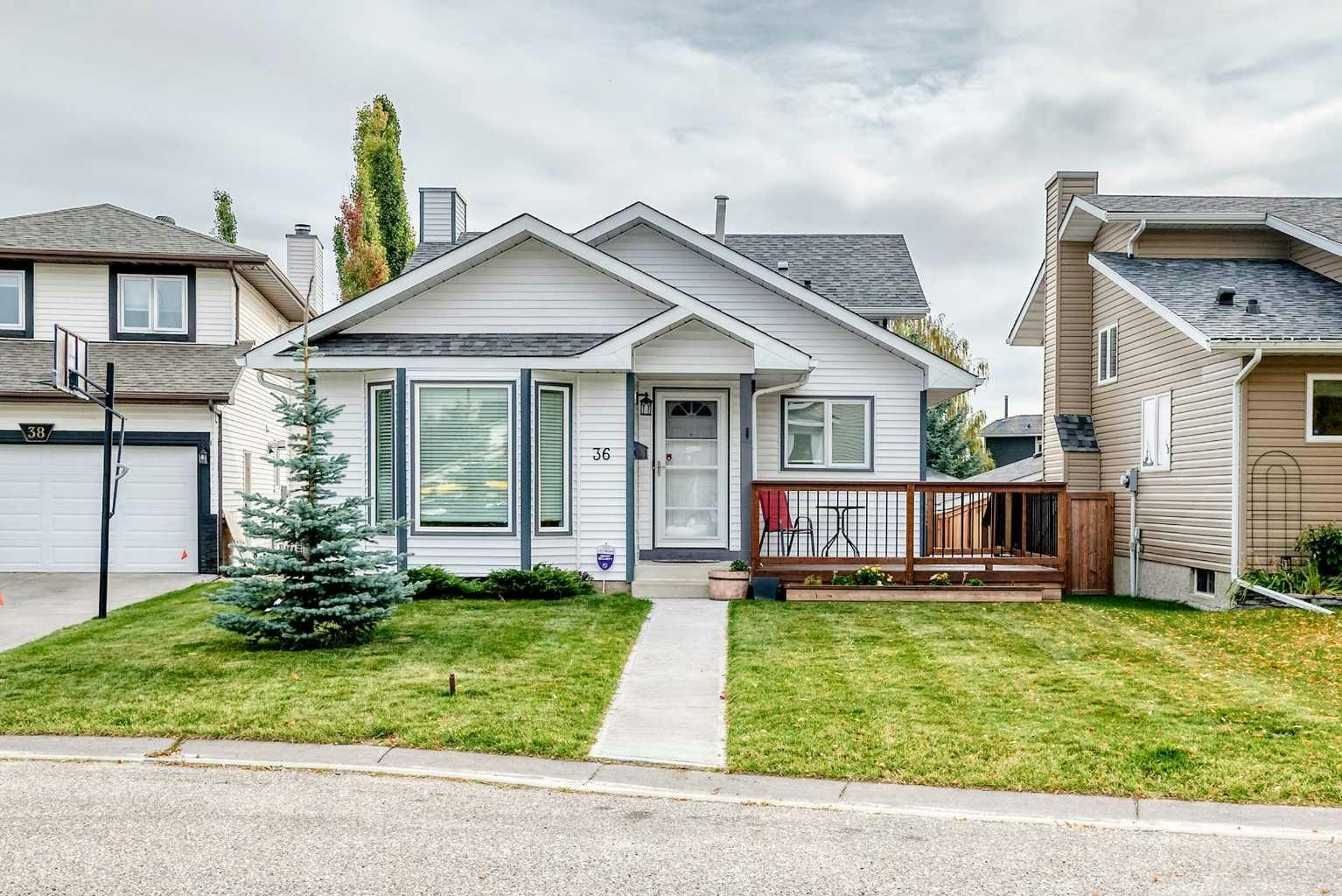 36 Sandpiper Way NW, Calgary, AB, T3K 3C6