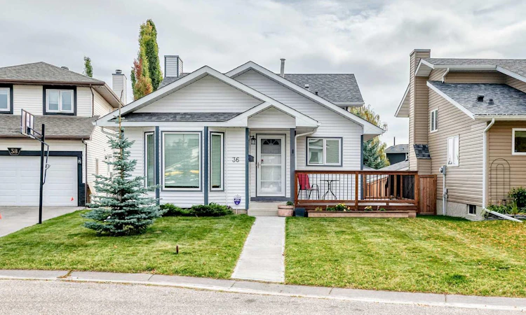 36 Sandpiper Way NW