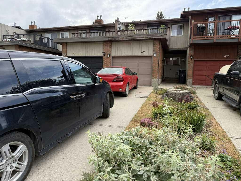 635 Prairie Meadows Close W, Brooks, AB, T1R 0C9