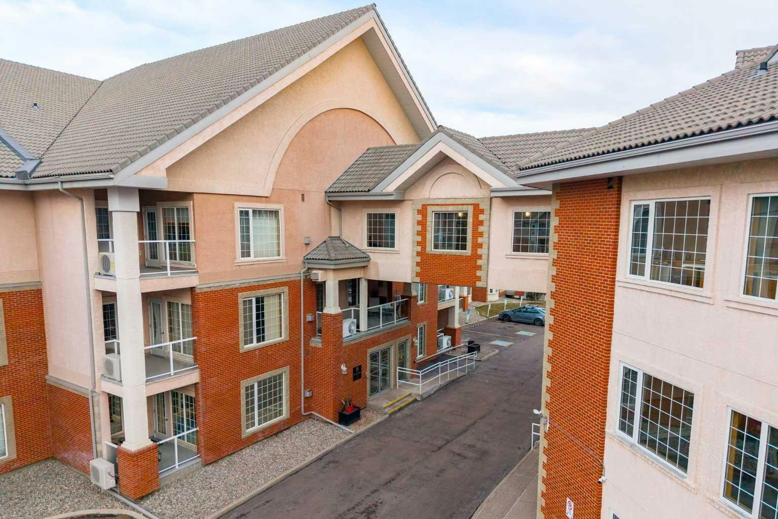 367-223 Tuscany Springs Boulevard NW, Calgary, AB, T3L 2M2