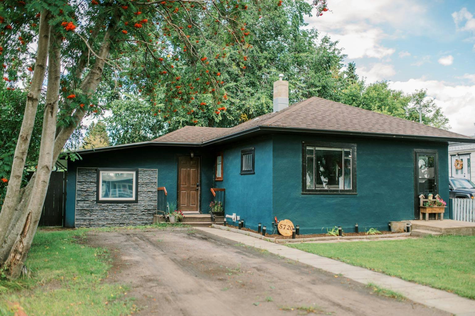5720 50a Avenue, Stettler, AB, T4K 1C5
