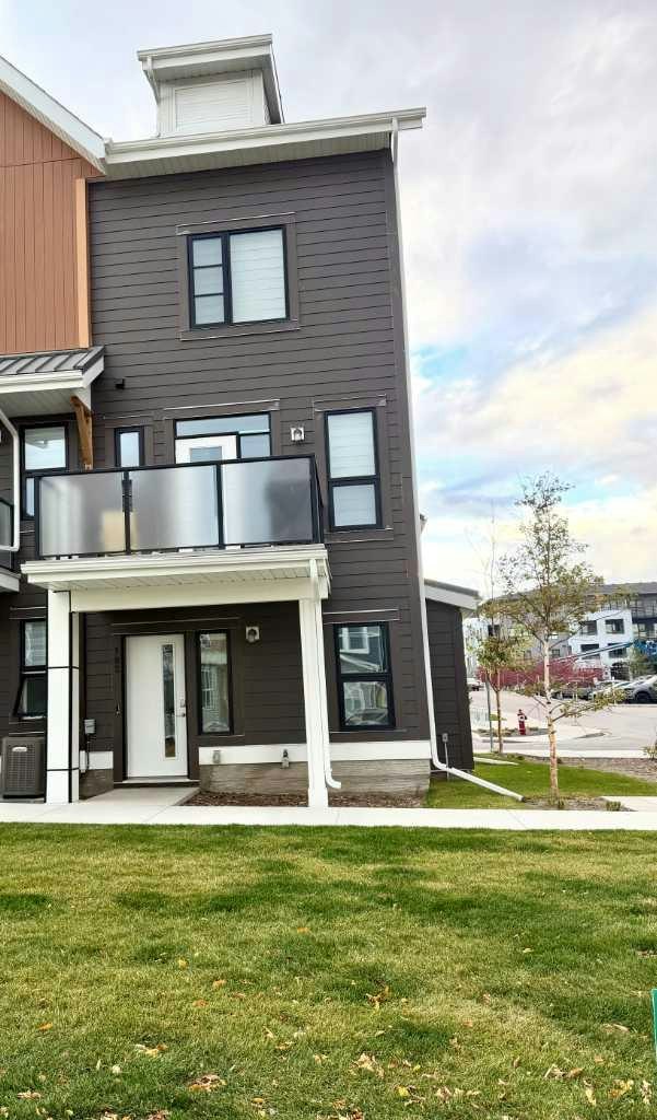 102 Livingston Common NE, Calgary, AB, T3P 1K1
