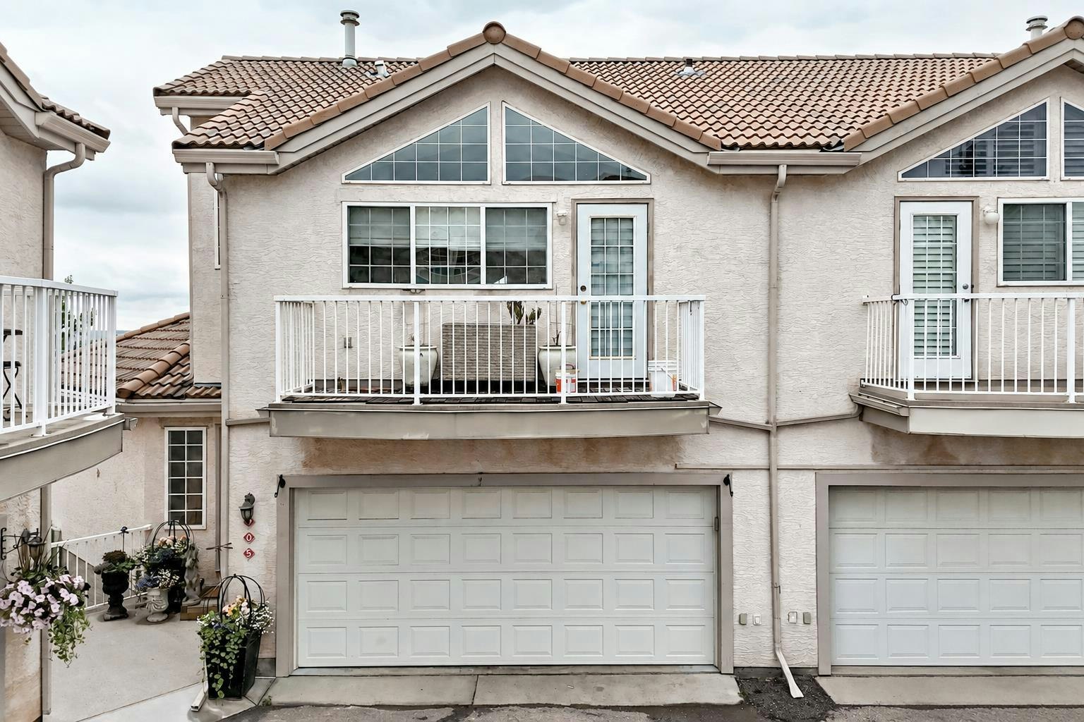 905 Patterson View SW, Calgary, AB, T3H 3J9