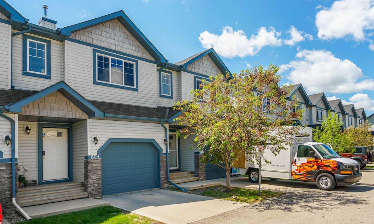 604-620 Luxstone Landing SW