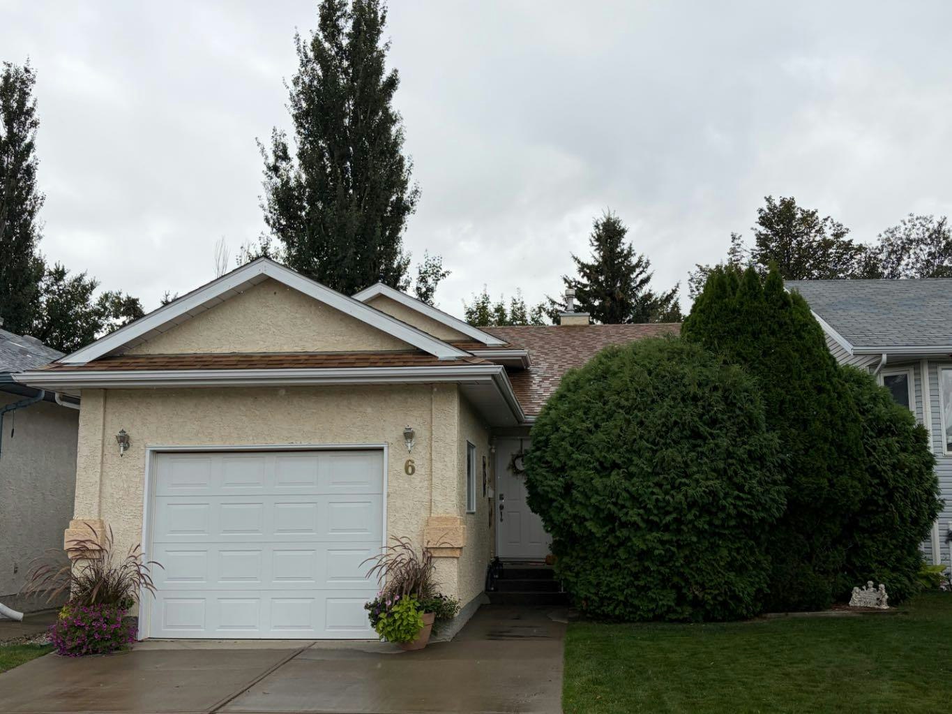 6 Heritage Crescent W, Lethbridge, AB, T1K 6S3