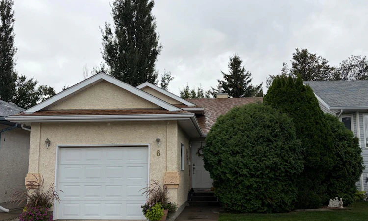 6 Heritage Crescent W