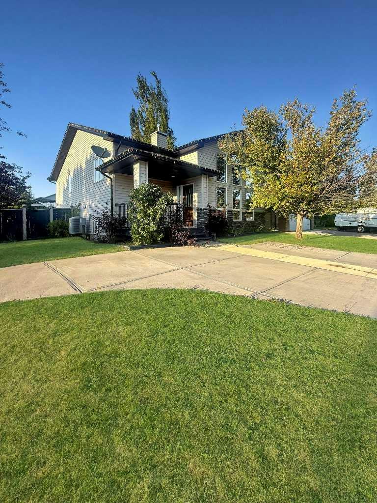 105 Riverwood Manor W, Lethbridge, AB, T1K 7X4