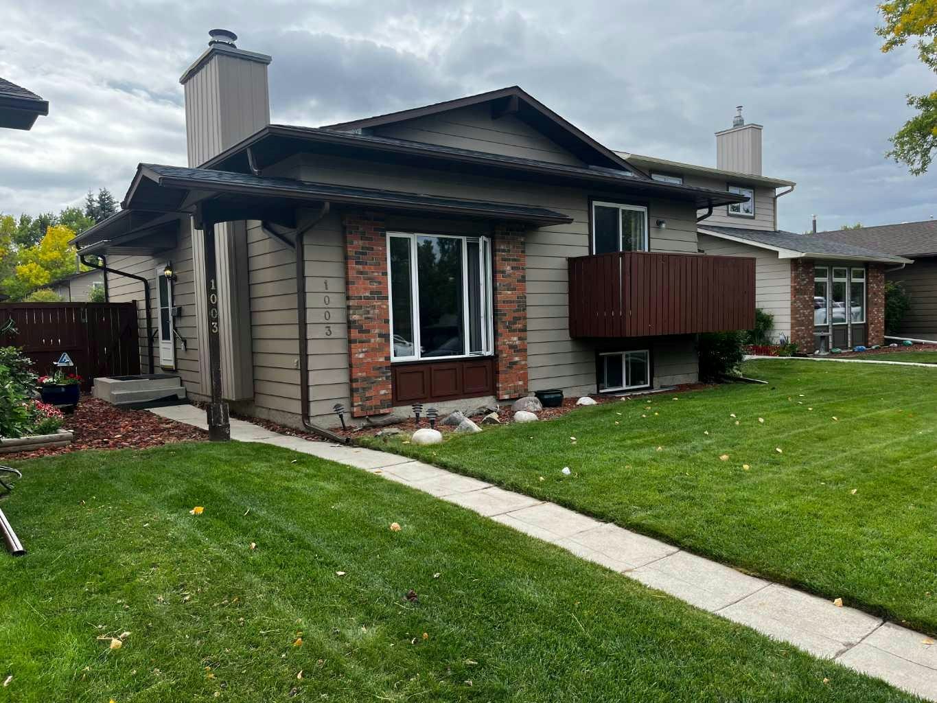 1003 Berkley Drive NW, Calgary, AB, T3K 1E3