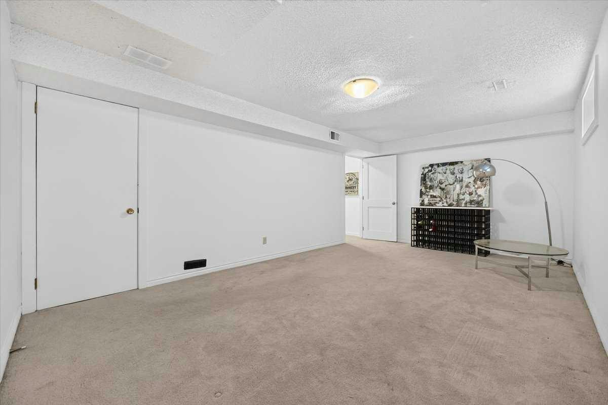 2837 29 Street SW, Calgary, AB, T3E 2K7 - 31