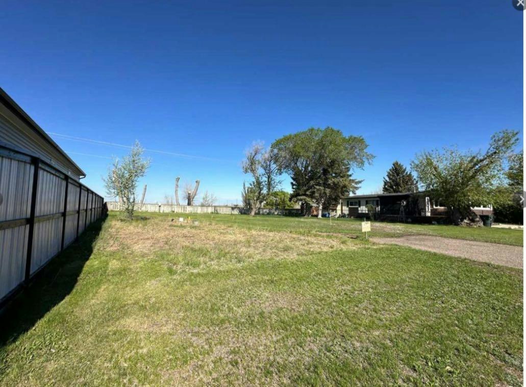 295 Fleet Street SW, Medicine Hat, AB, T1A 7Z4