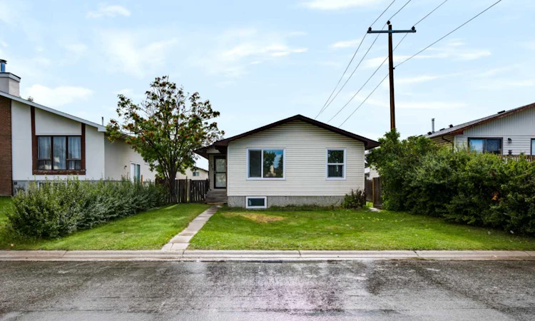 139 Falsby Road NE