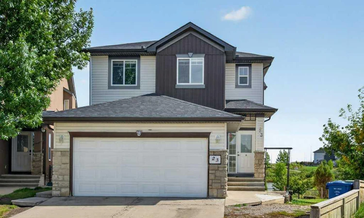23 Saddlebrook Court NE