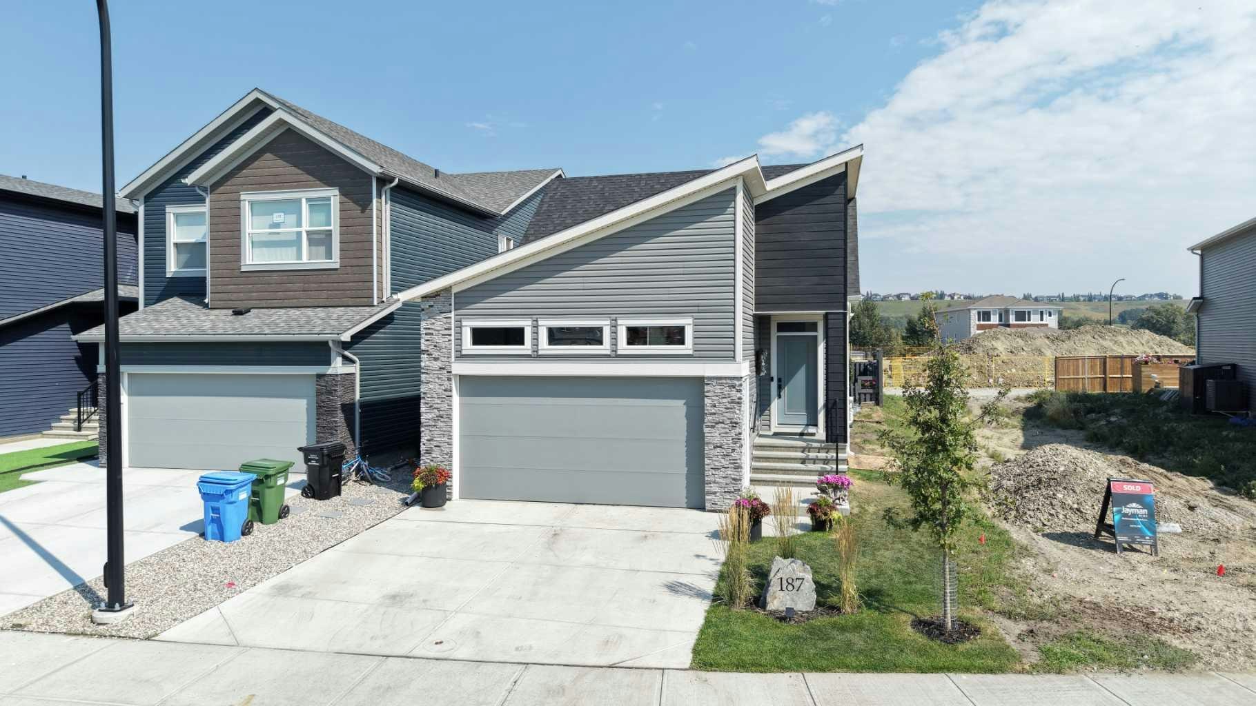 187 Wolf Hollow Manor SE, Calgary, AB, T2X 5J9