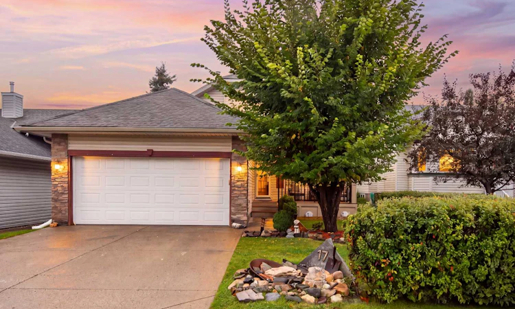 17 Westfall Crescent
