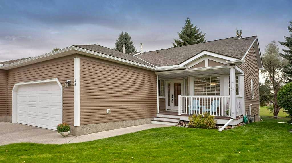 49 Douglasbank Gardens SE, Calgary, AB, T2Z 2C9