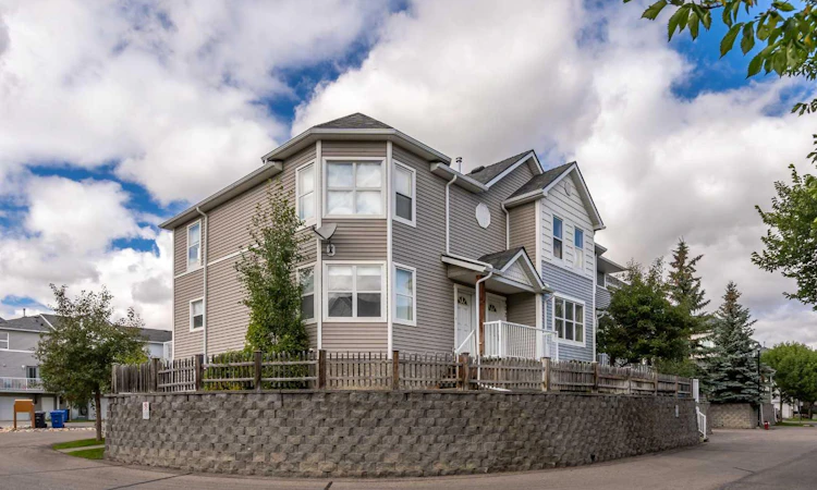 902 Prairie Sound Circle NW