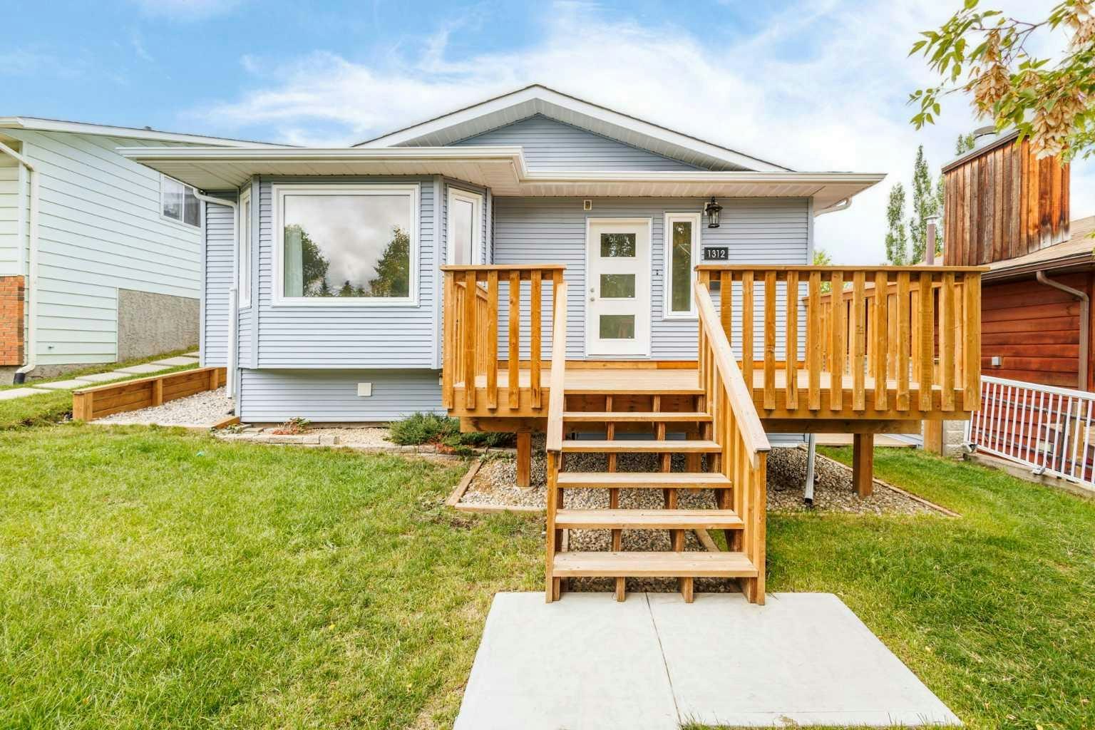 1312 48 Avenue NW, Calgary, AB, T2K 5Y3