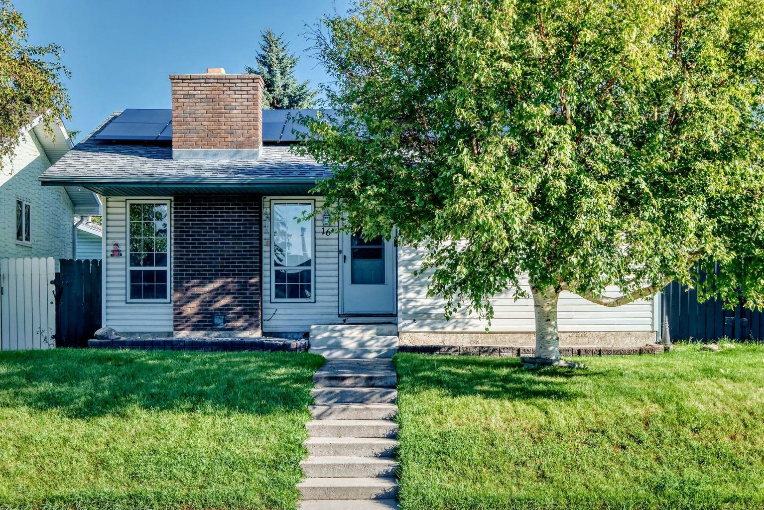 16 Dovely Way SE, Calgary, AB, T2B 2K8