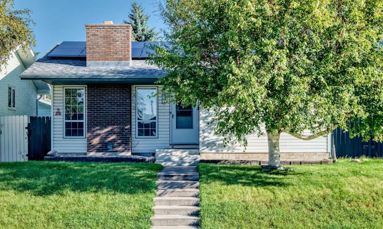16 Dovely Way SE