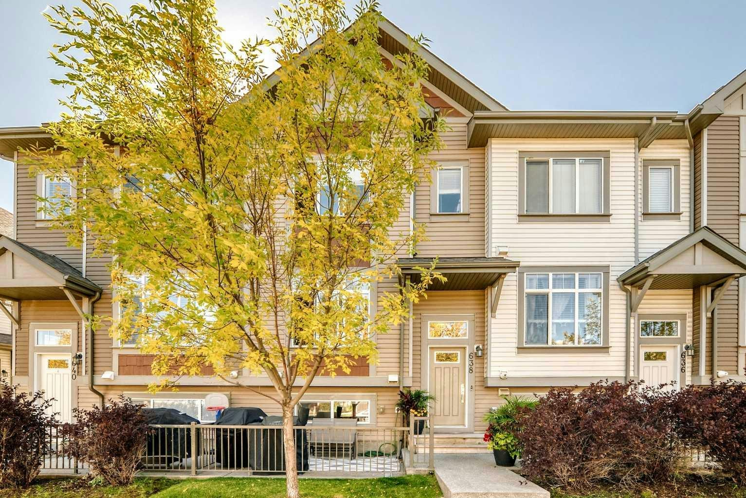 638 Copperpond Boulevard SE, Calgary, AB, T2Z 5B9