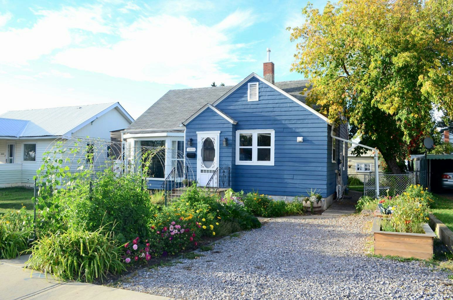 5028 44 Street, Innisfail, AB, T4G 1L5