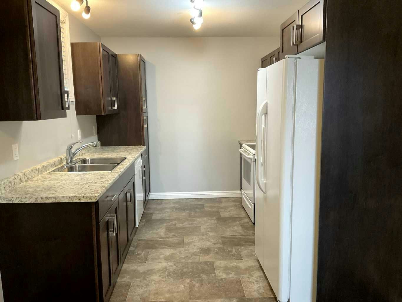 B-7411 29 Street, Lloydminster City West, AB, T9V 3N1 - 7