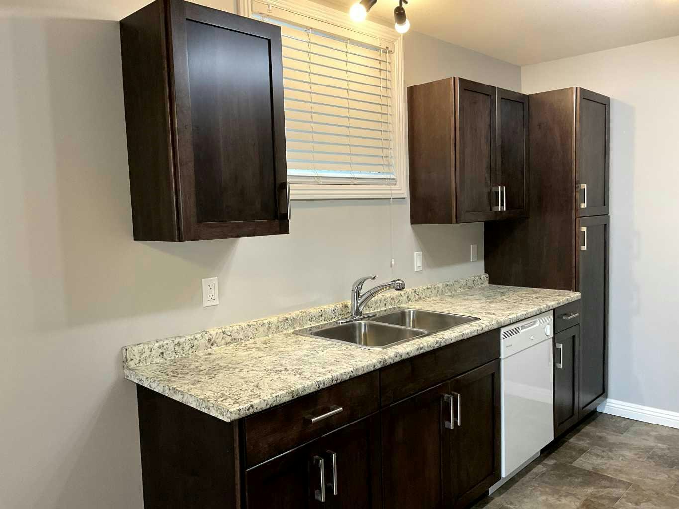 B-7411 29 Street, Lloydminster City West, AB, T9V 3N1 - 8