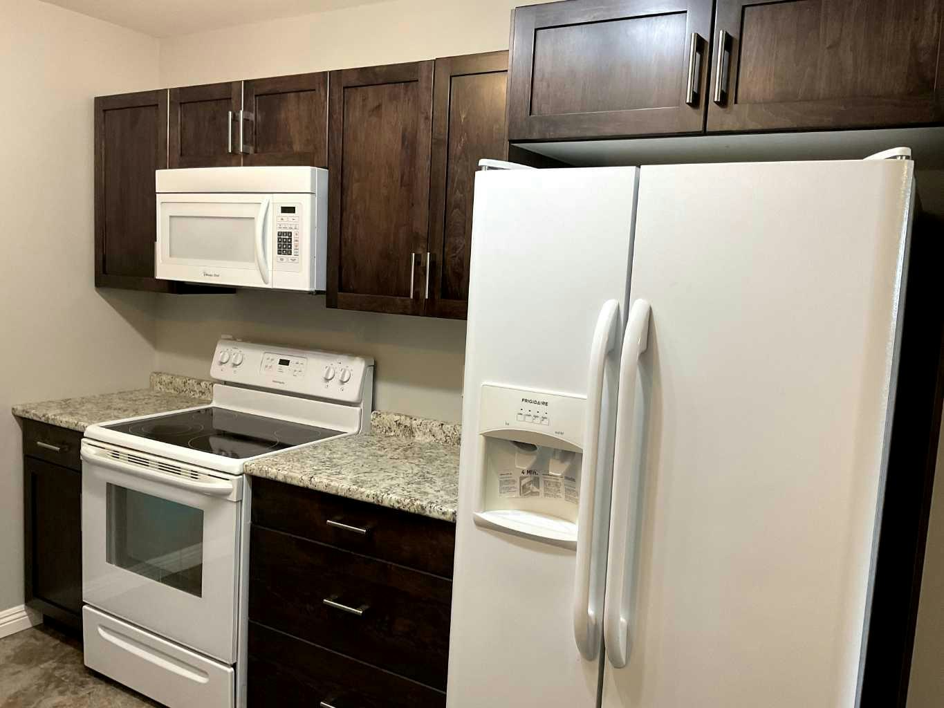 B-7411 29 Street, Lloydminster City West, AB, T9V 3N1 - 9