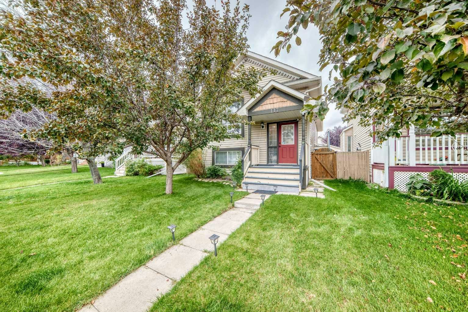 117 Bridleglen Manor SW, Calgary, AB, T2Y 3Y1