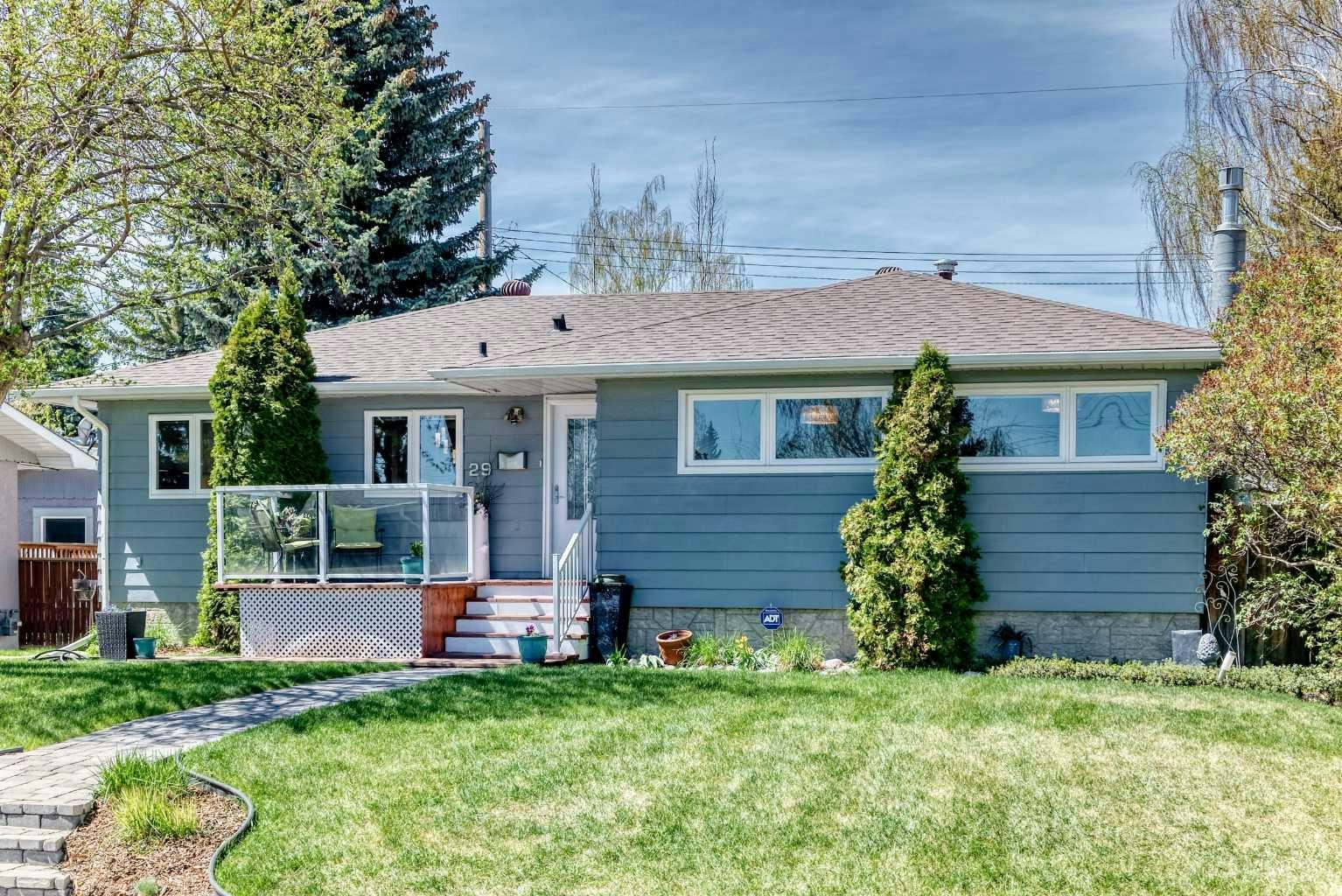 29 Chisholm Crescent NW, Calgary, AB, T2L 0Y9