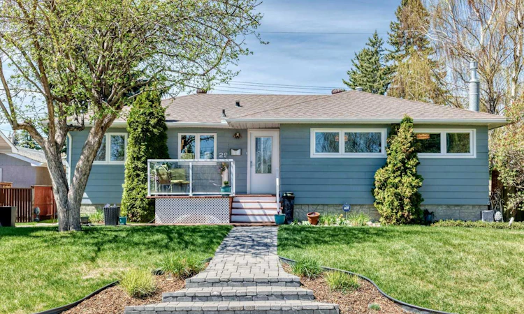 29 Chisholm Crescent NW