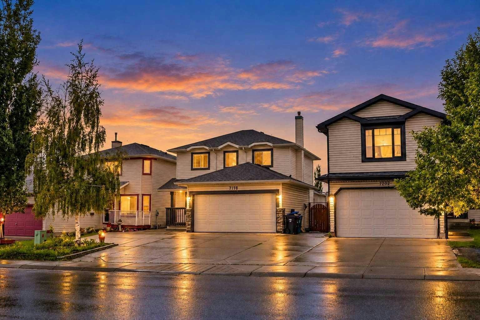 7198 Laguna Way NE, Calgary, AB, T1Y 7B4