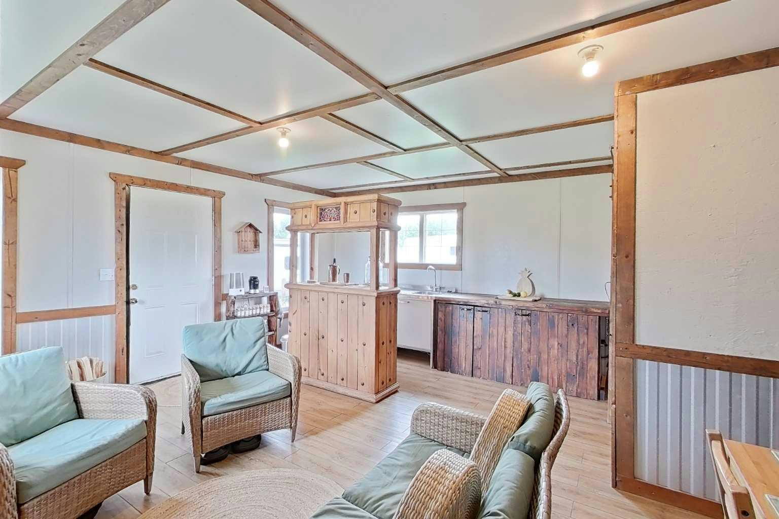 38-10428 735 Township Road, Big Lakes County, AB, T0G 1E0