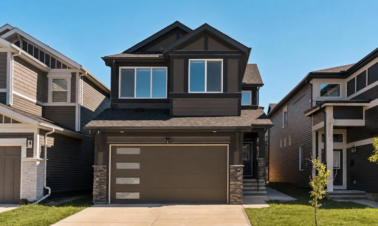 312 Lucas Way NW