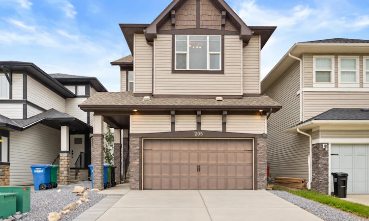 205 Hillcrest Drive SW
