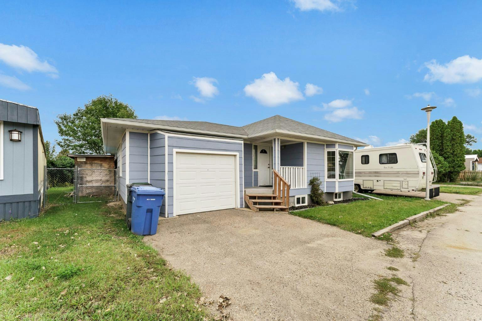 352 Cornell Crescent SW, Medicine Hat, AB, T1A 7Z3