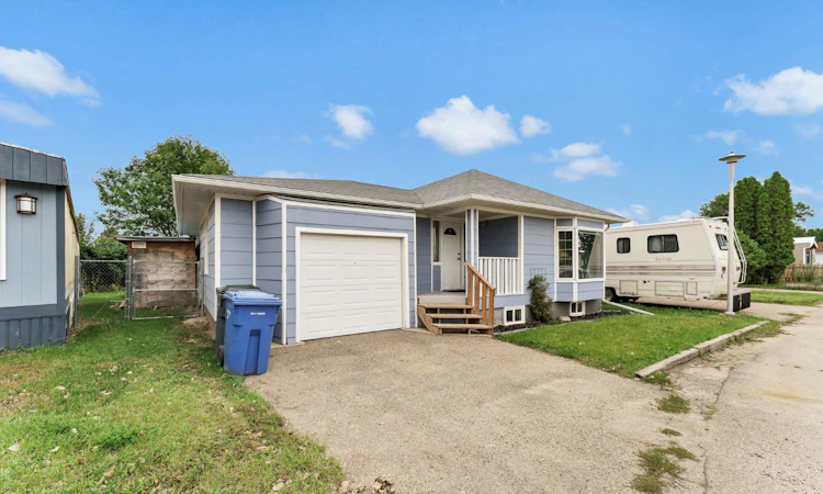 352 Cornell Crescent SW