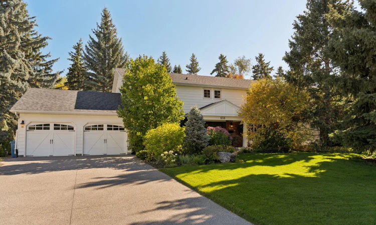636 Wilderness Drive SE