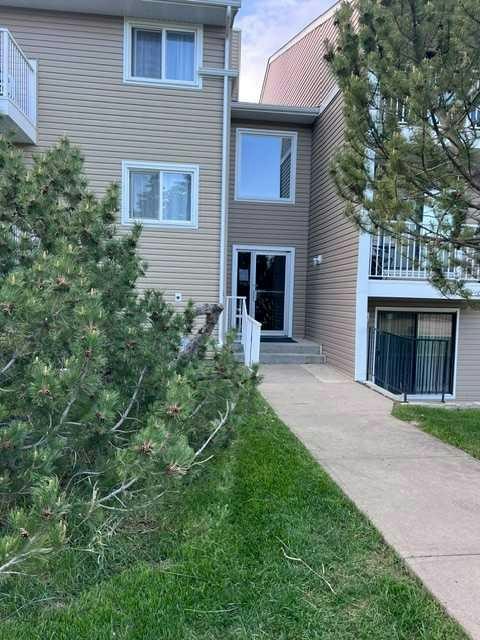 208-49 Bennett Street, Red Deer, AB, T4R 1V4