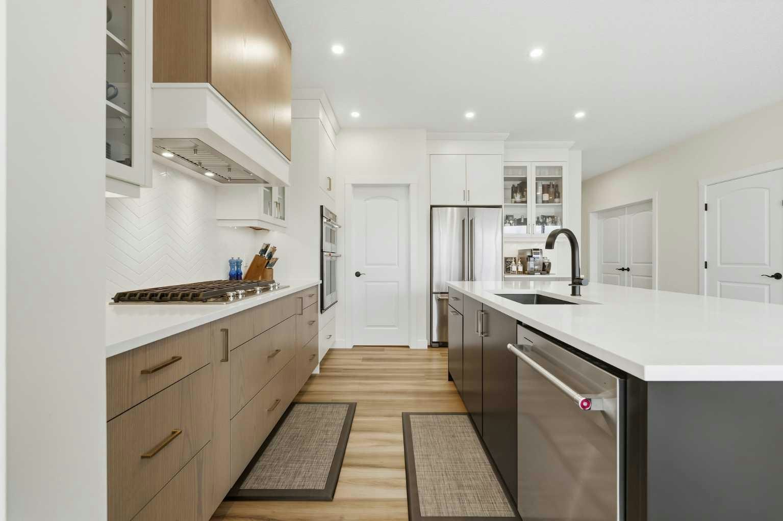 93 Rochester Way NW, Calgary, AB, T3L 0J6 - 9