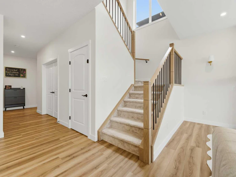 93 Rochester Way NW, Calgary, AB, T3L 0J6 - 3