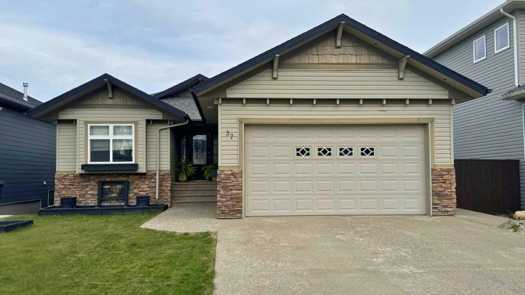 37 Laurel Place, Coalhurst, AB, T0L 0V0