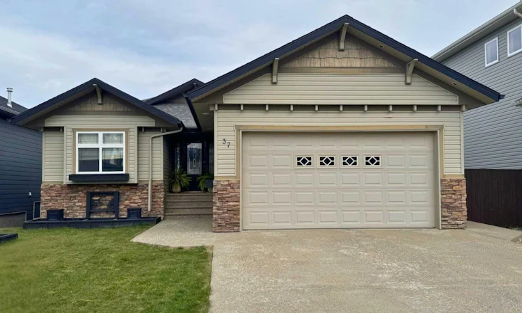 37 Laurel Place