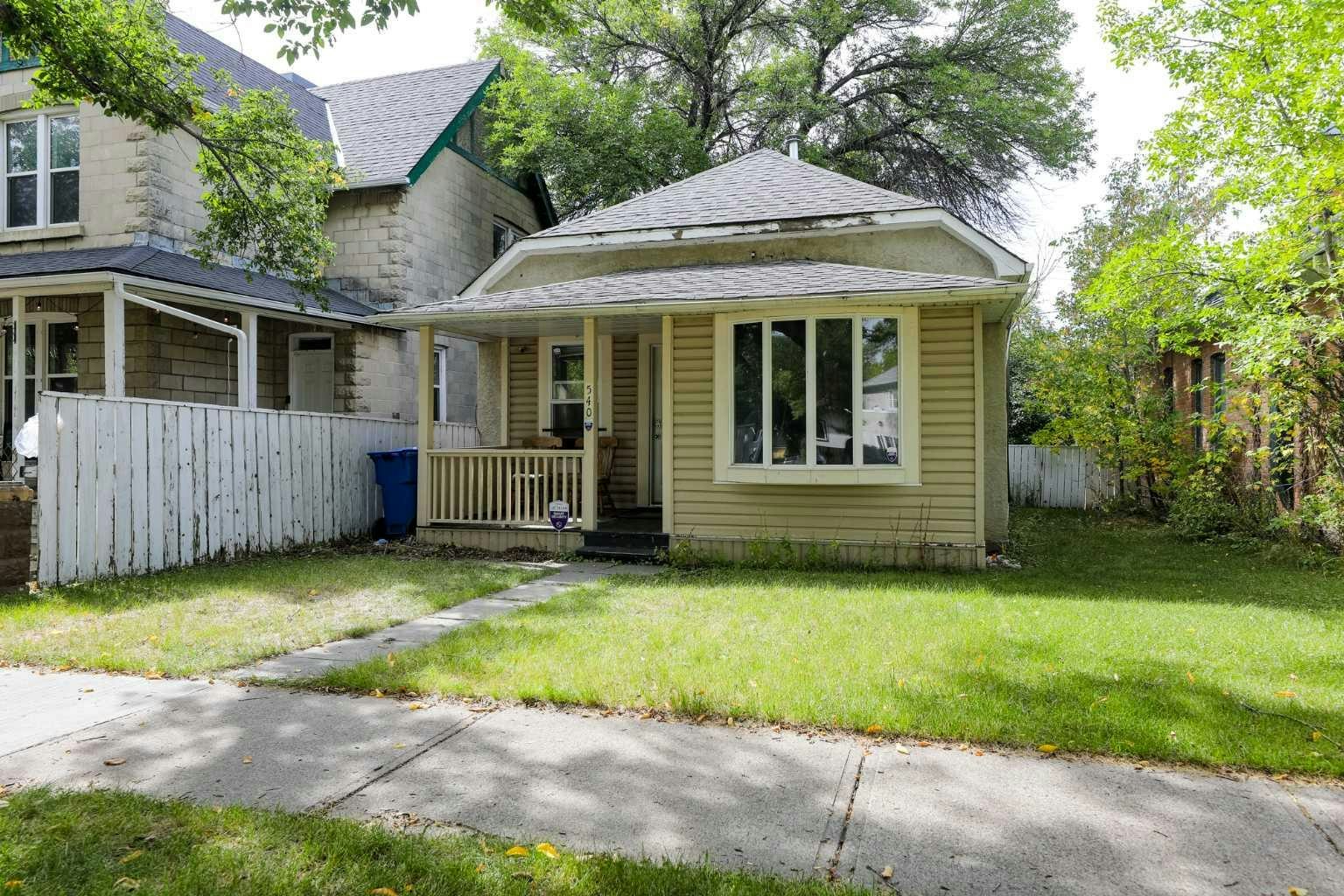 540 12 Street S, Lethbridge, AB, T1J 2R7
