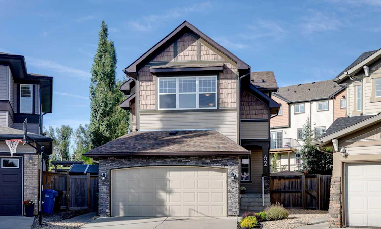62 Panamount Plaza NW