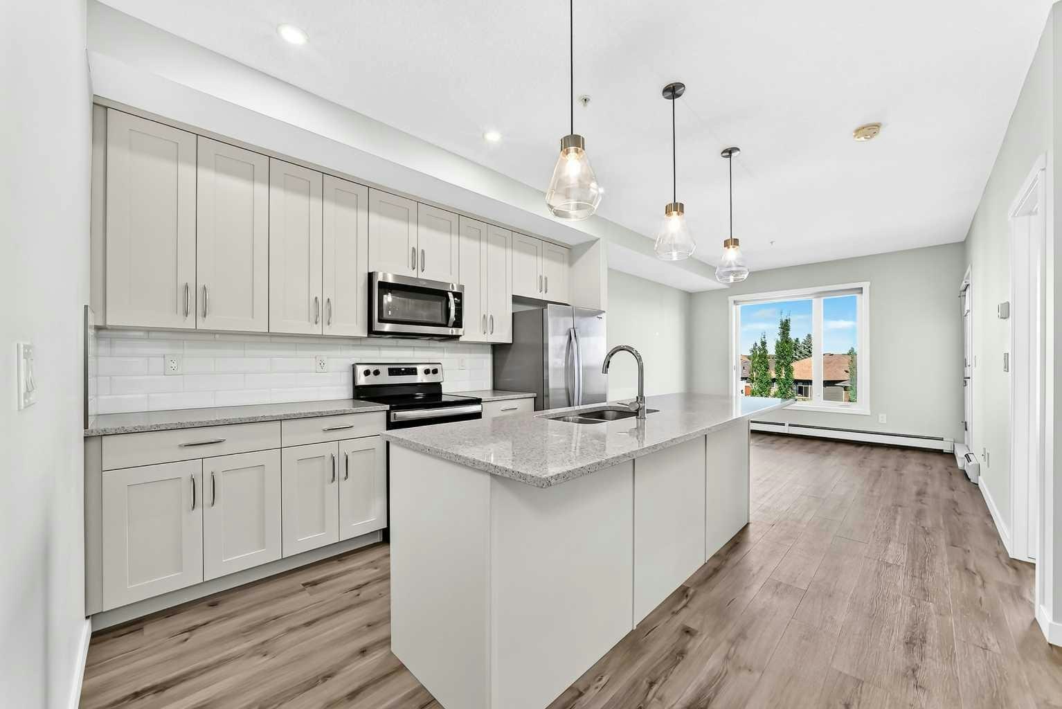 205-71 Shawnee Common SW, Calgary, AB, T2Y 0R2